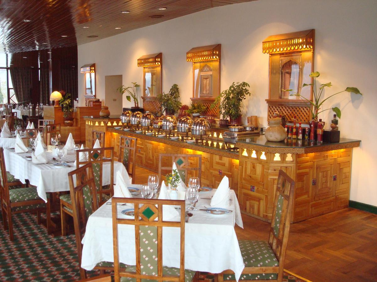 Gilgit Serena Hotel Esterno foto